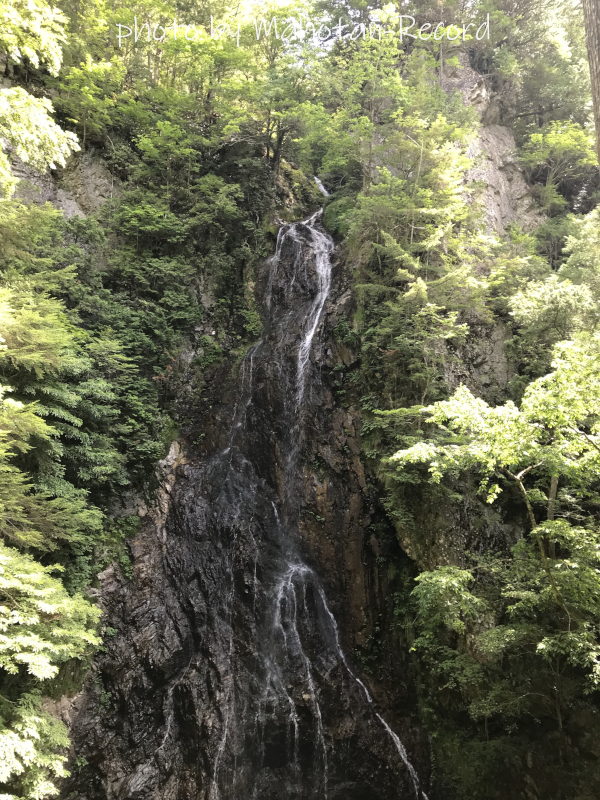 展望台からみた御船の滝